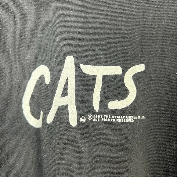 Vintage 1981 Cats Andrew Lloyd Webber black tshirt with eyes Size Large - Picture 5 of 8